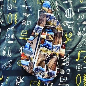 KAVU CROSSBODY in traveling print (perfect!)